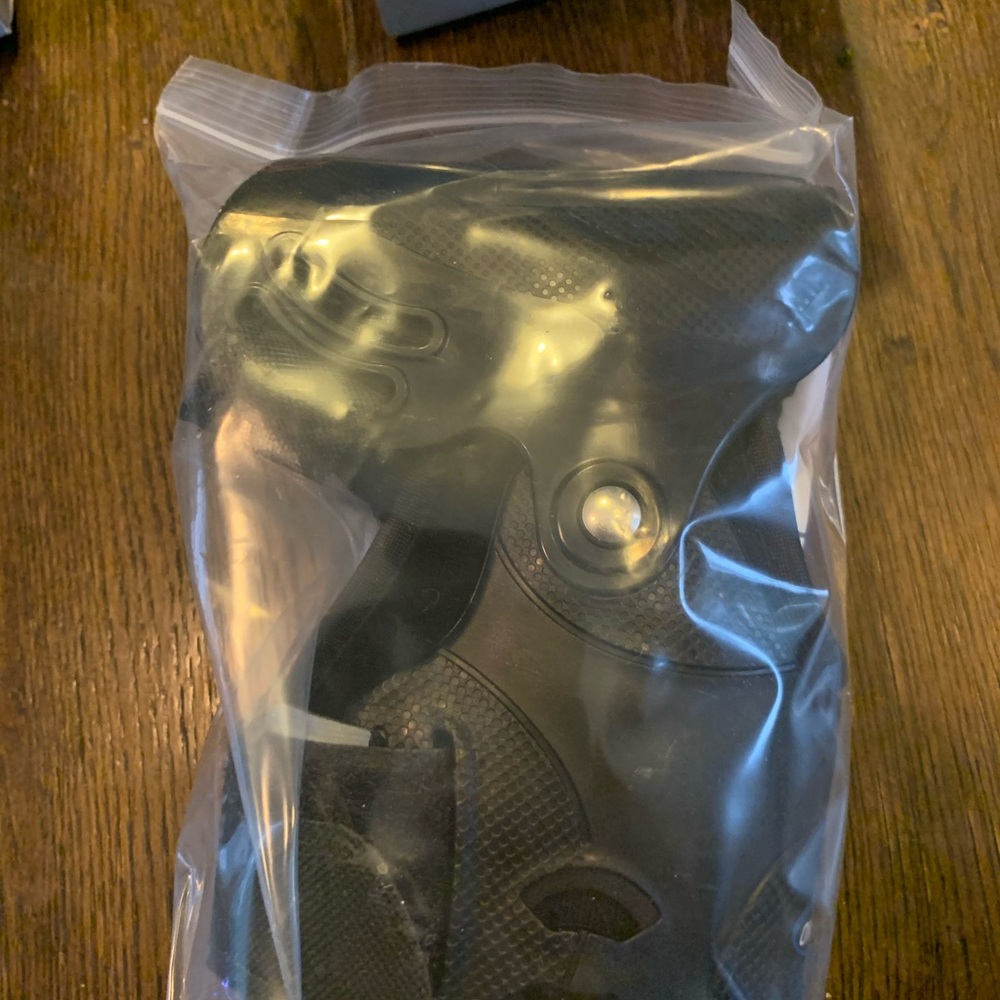 Legend Ankle Brace Black. Fits either left or right foot. - Picture 6 of 6